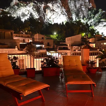 Scirocco 4*